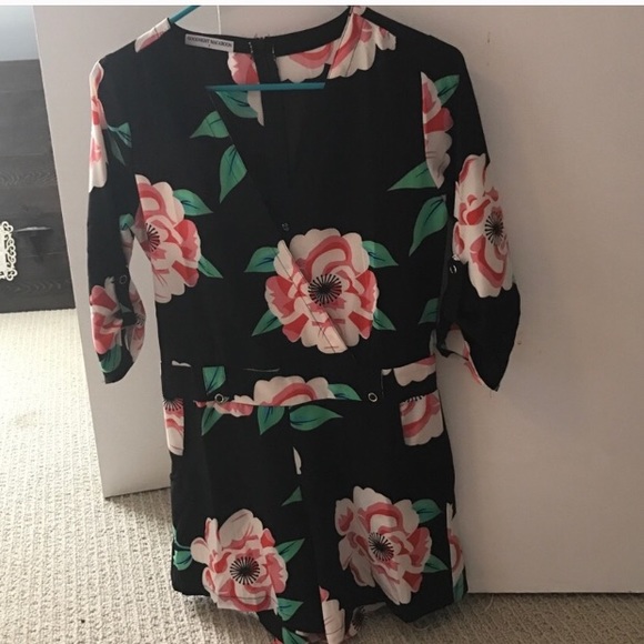 Goodnight Macaroon romper - Picture 2 of 4